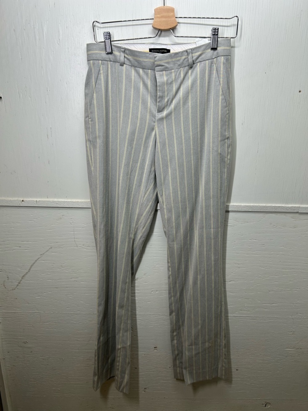 Banana Republic Light Gray Pinstripe Men’s Dress Pants